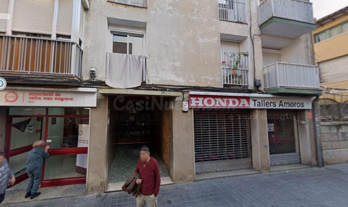 Se vende piso OKUPA en Calle Roser 89 de Reus (Tarragona).