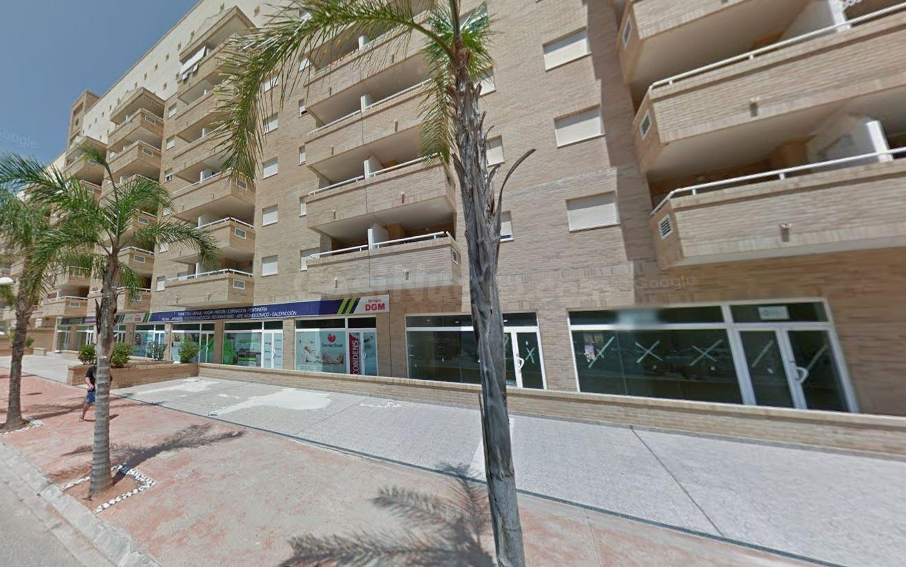 Se vende piso OKUPA en Central Oropesa del Mar (Castellón). - foto 2