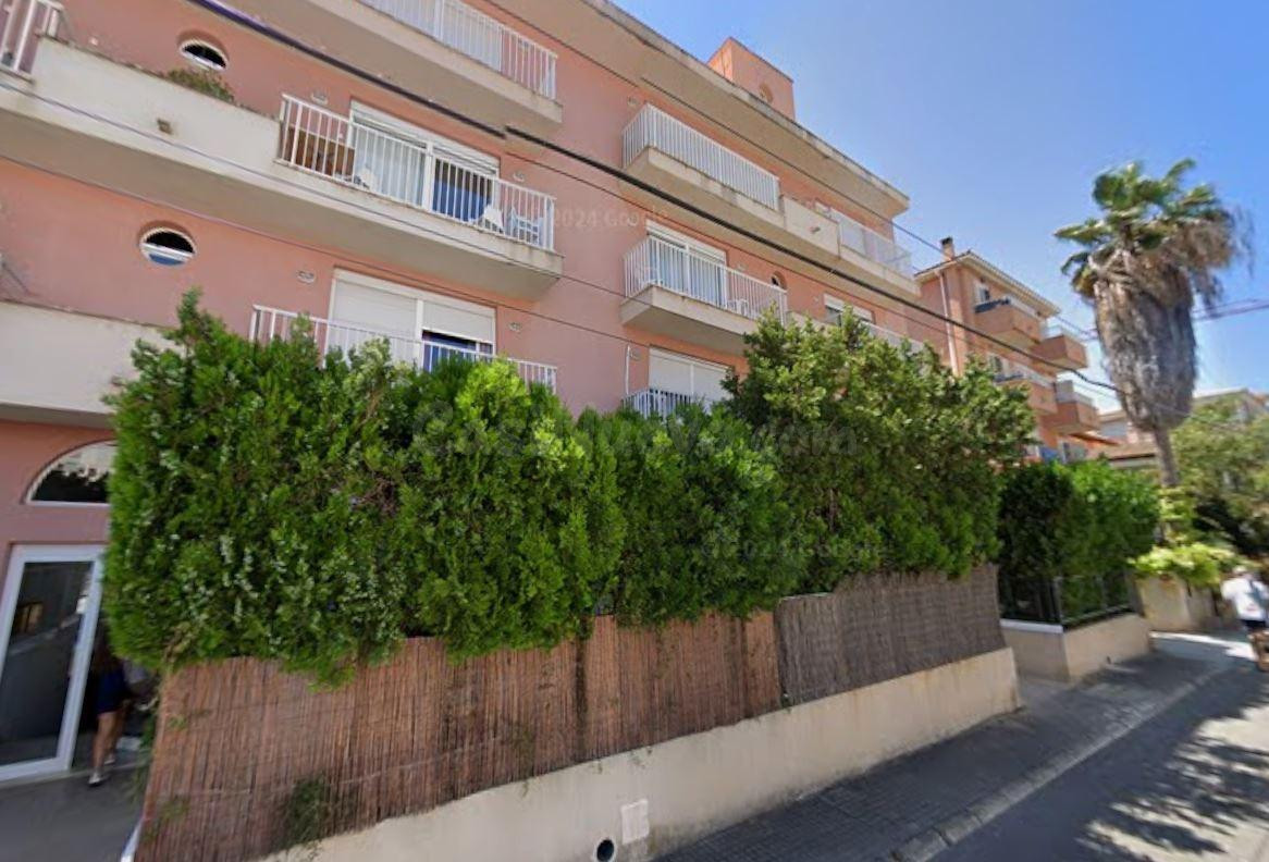 Se vende piso OKUPA en Calle Pizarro 39 de Capdepera (Islas 