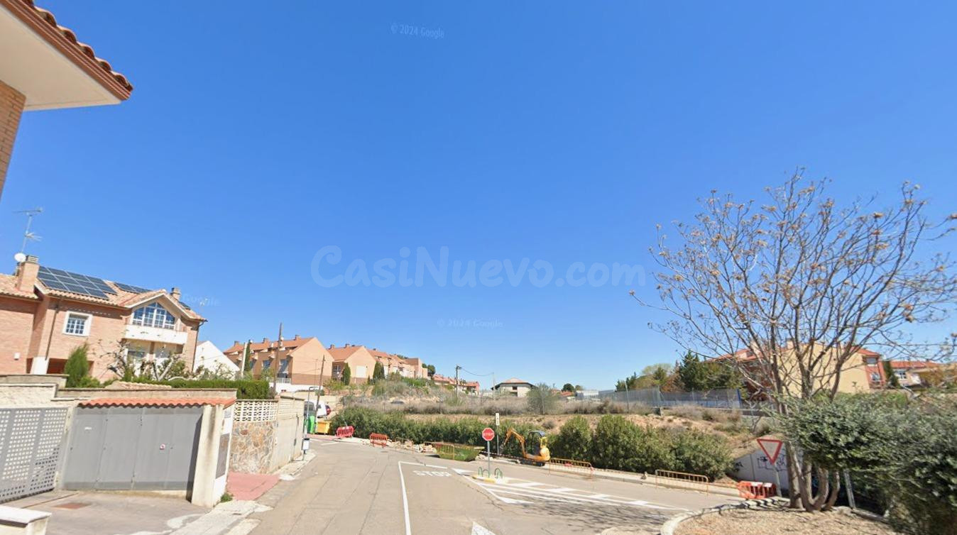 Se vende casa adosada OKUPA en Calle Italia 4, María de Huer - foto 2