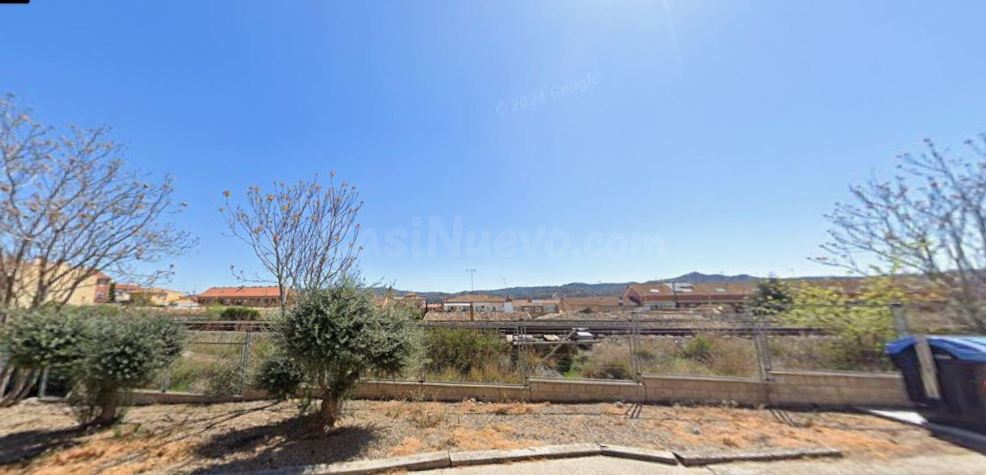 Se vende casa adosada OKUPA en Calle Italia 4, María de Huer - foto 3