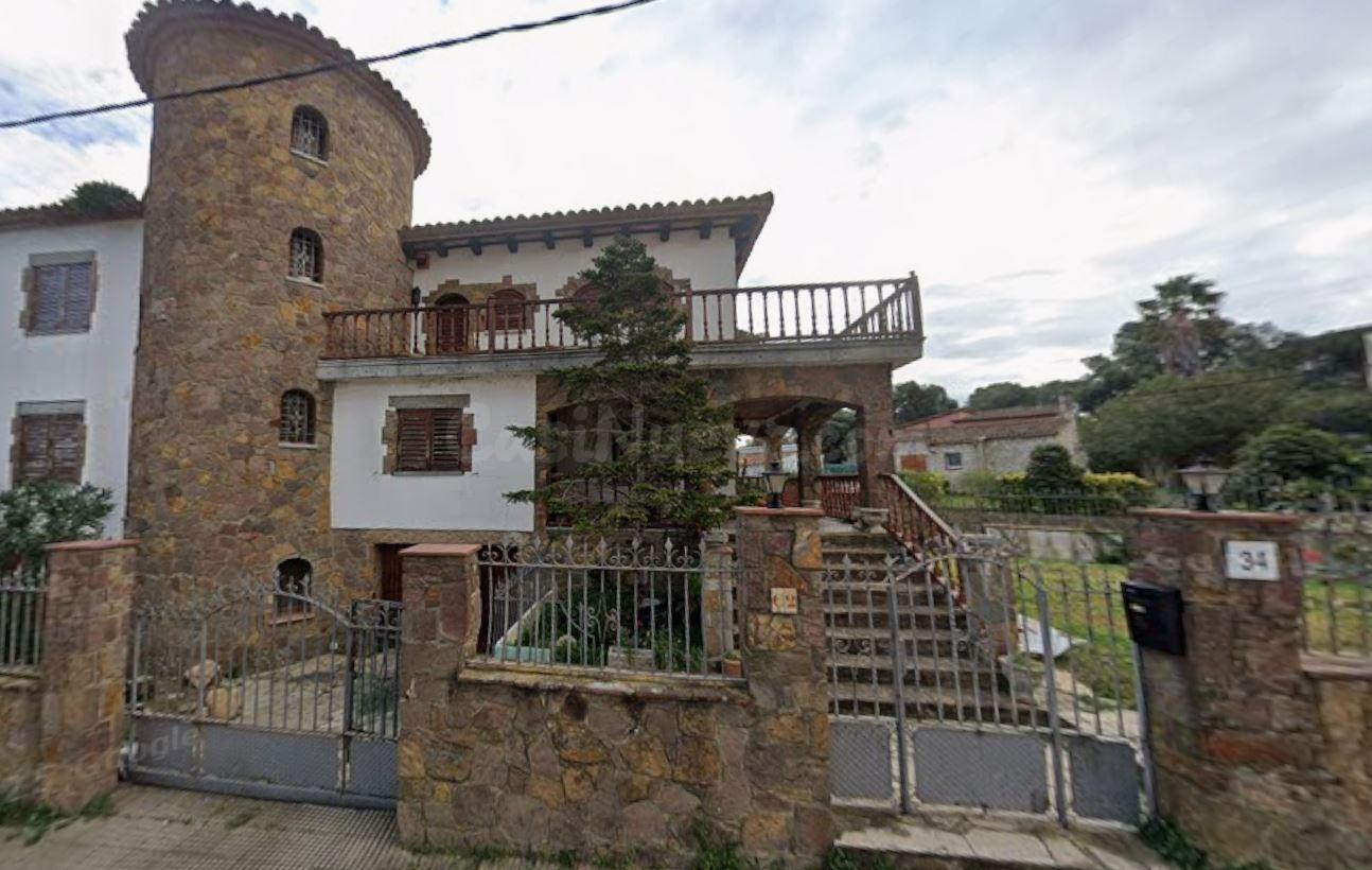 Se vende Chalet OKUPADO en Avenida Mas Ambrós 34 de Calonge  - foto 2