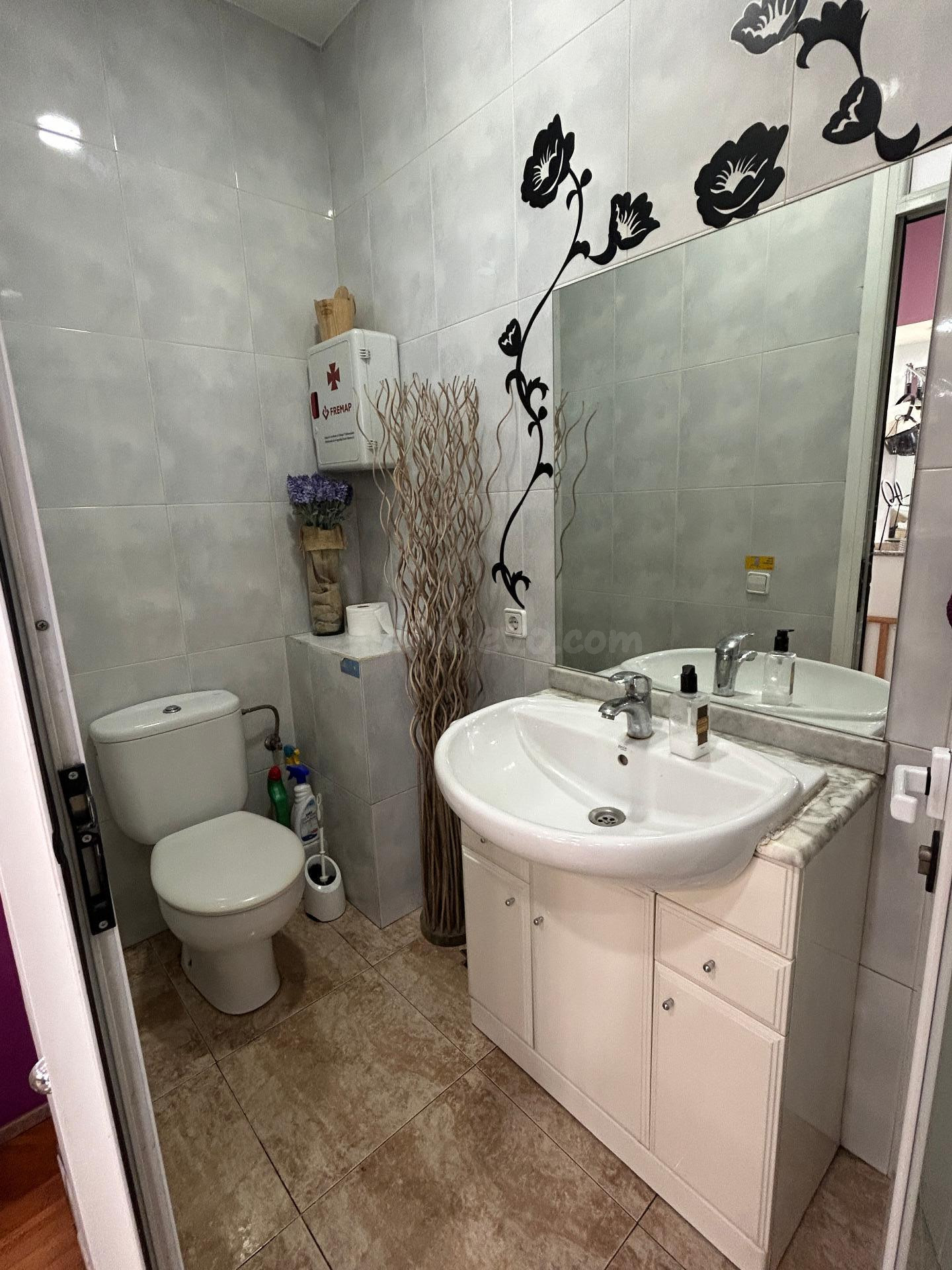 Negocio de 69m2 Pl. Superior + 62m2 Pl. Inferior (Total 131m - foto 5