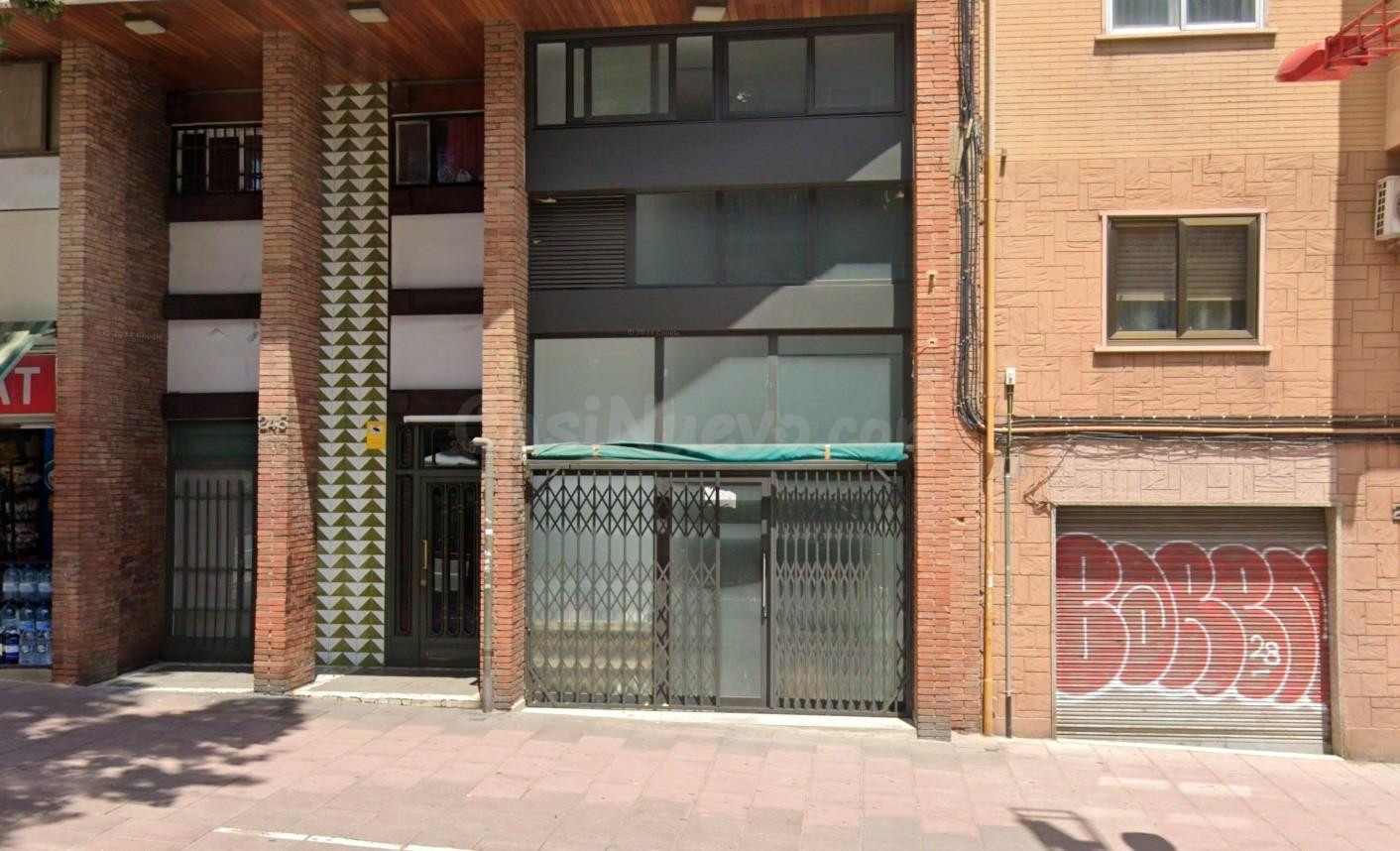 Se vende oficina OKUPADA en Paseo Valldaura 245 de Barcelona (Barcelona).