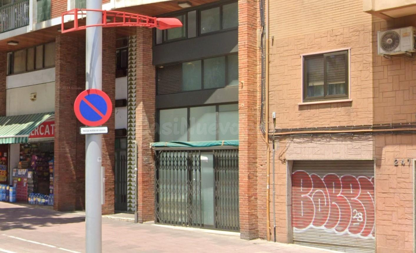 Se vende oficina OKUPADA en Paseo Valldaura 245 de Barcelona - foto 3