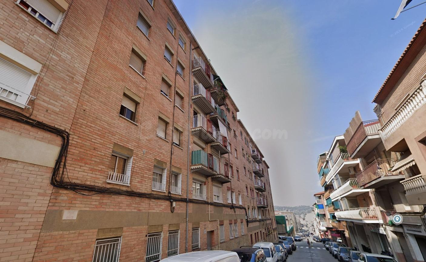 Se vende piso CESIÓN DE REMATE en Calle del Bages 100 de Ter - foto 3