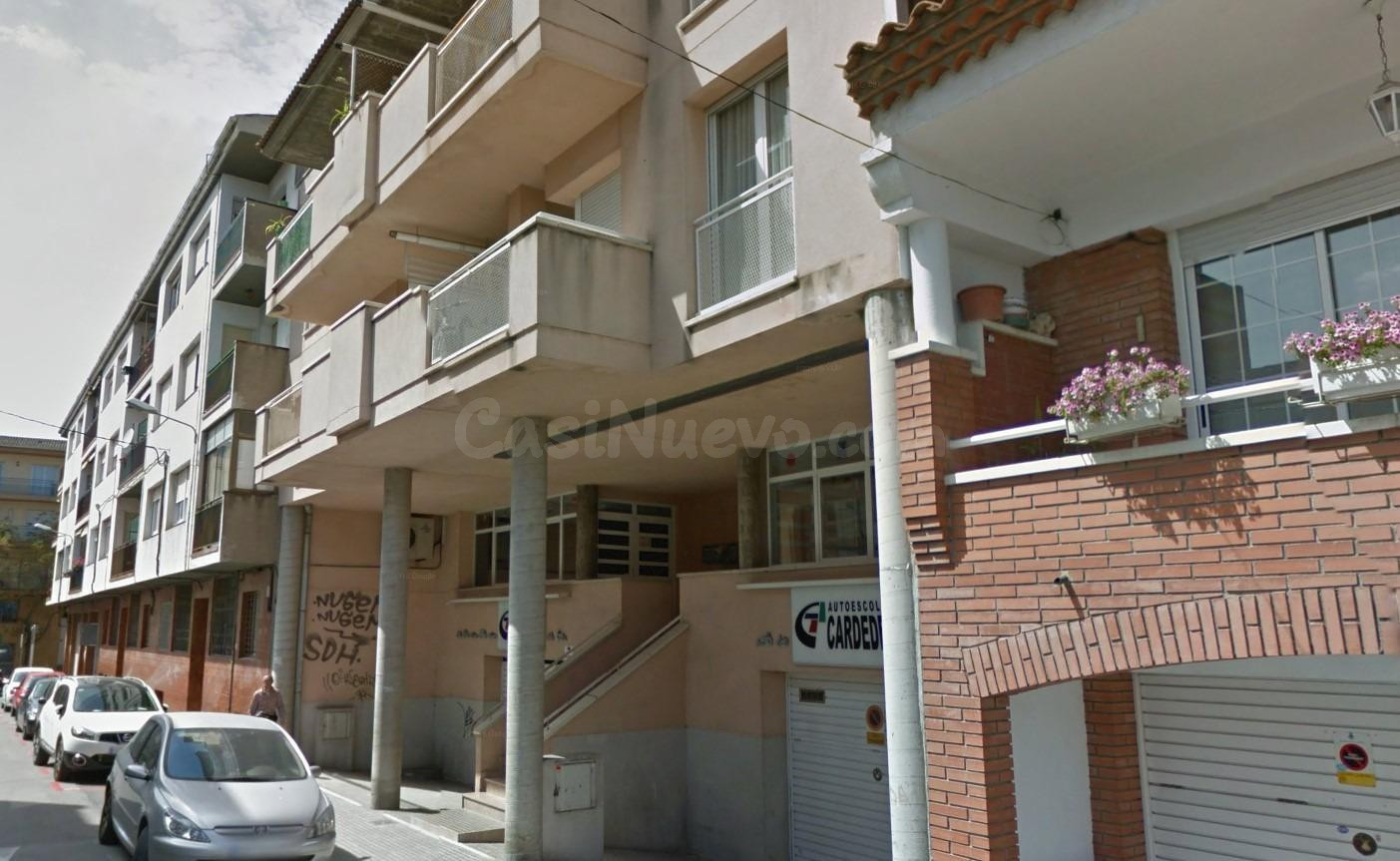 Se vende piso en OKUPADO en Calle Llinars 7 de Cardedeu (Bar