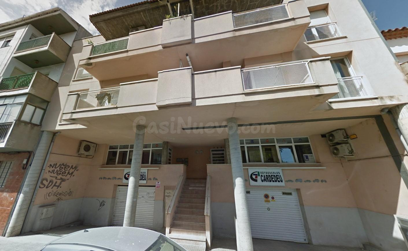 Se vende piso en OKUPADO en Calle Llinars 7 de Cardedeu (Bar - foto 2