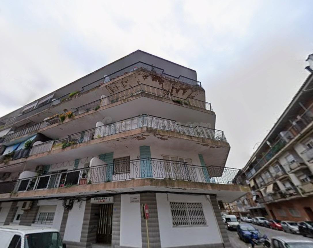 Se vende piso okupado en C/ JOSEP CARNER,11 Blanes (Girona)
