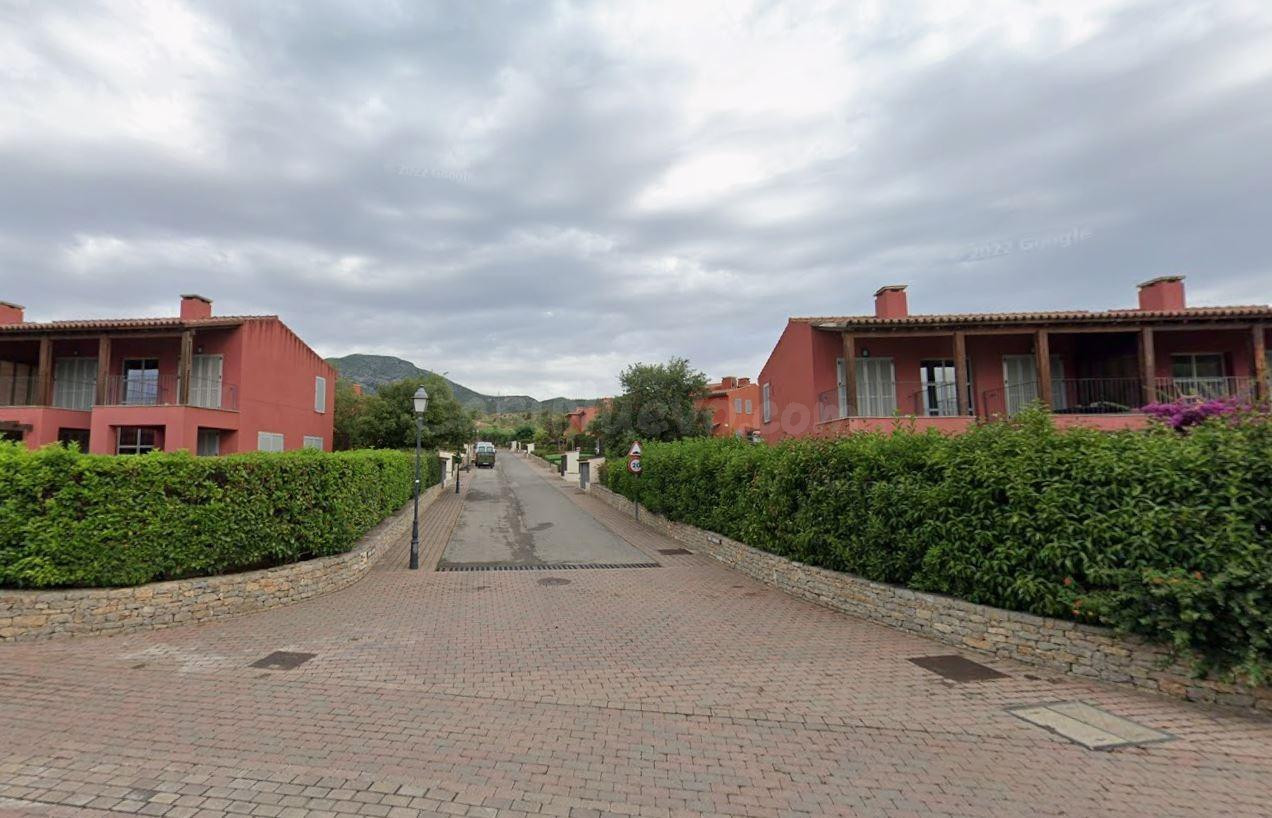 Se vende casa adosada OKUPADA en Calle dels Costers 2 en Mon