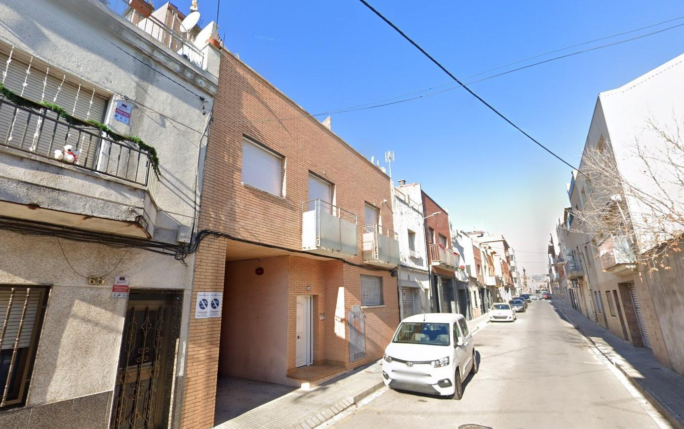 Venta de Piso ALQUILADO en Calle Santa Llucia, Terrassa (Bar - foto 2