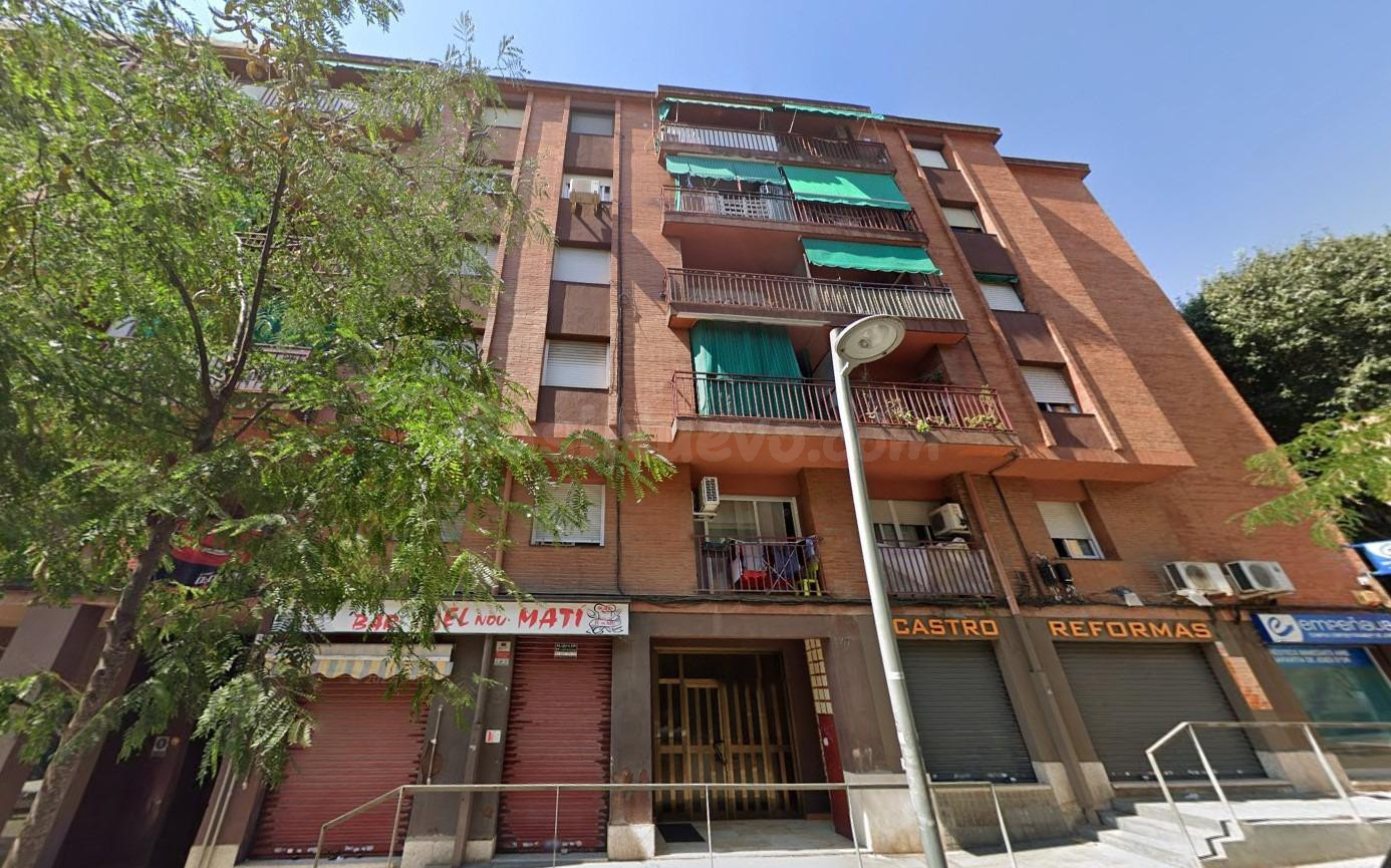 Se vende piso ALQUILADO en Calle Dos de Maig de Viladecans ( - foto 2