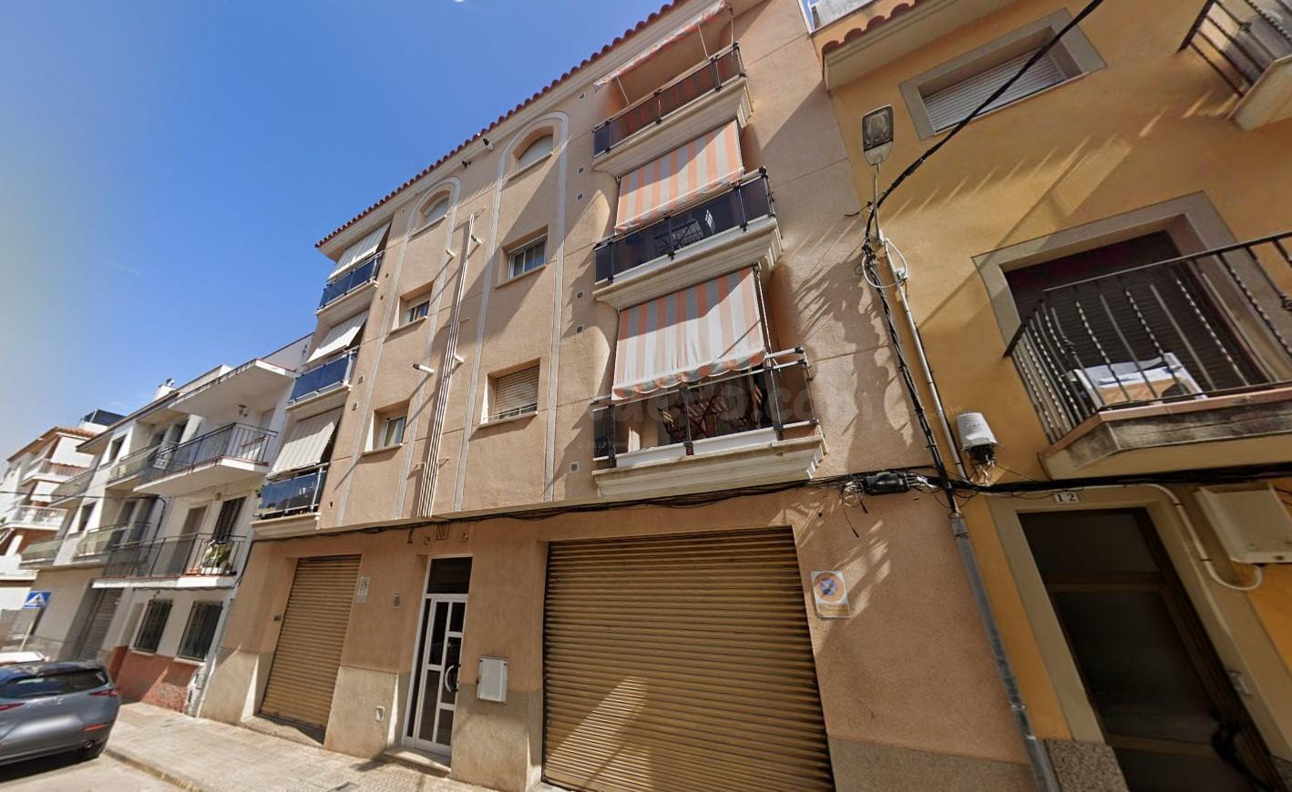 Se vende piso ALQUILADO en Calle Edisson de Sant Pere de Rib