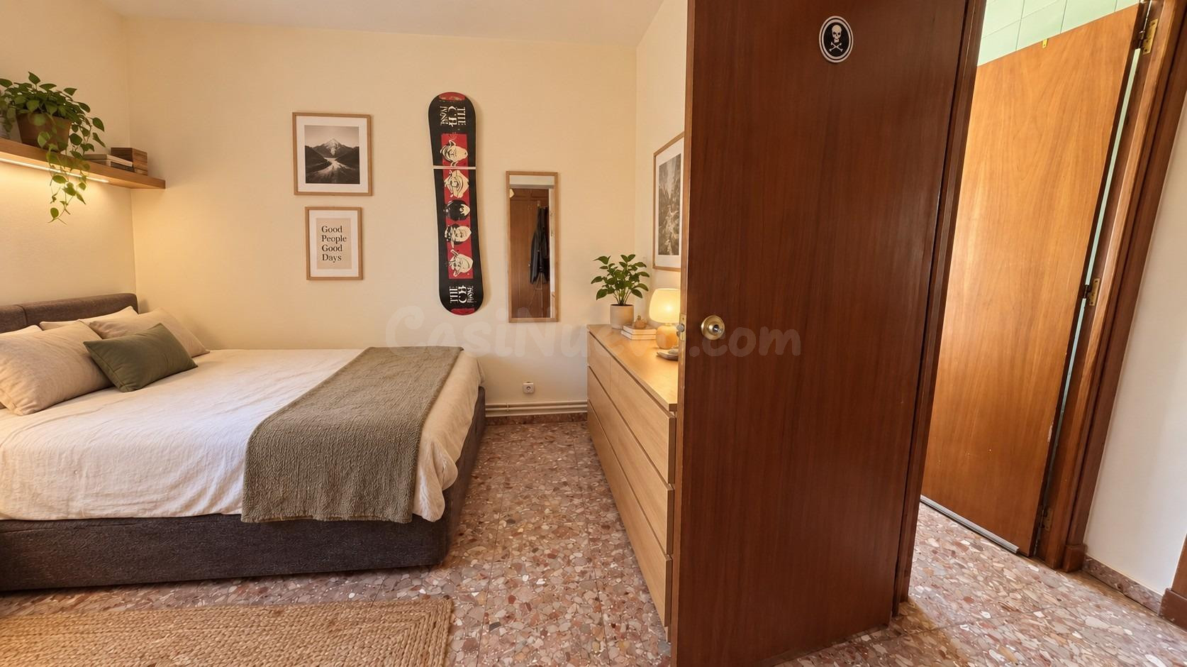 Chalet con gran parcela, porche y jardín en Urbanización Val - foto 5