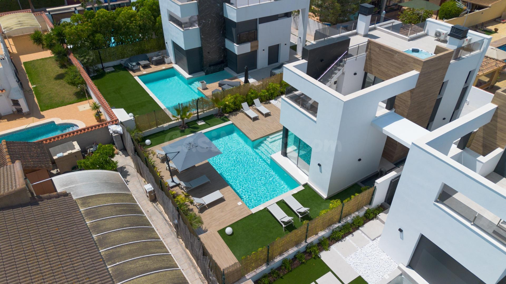 Vivienda de lujo con domótica y piscina privada en Torrevieja – Lista para entrar a vivir - foto 5