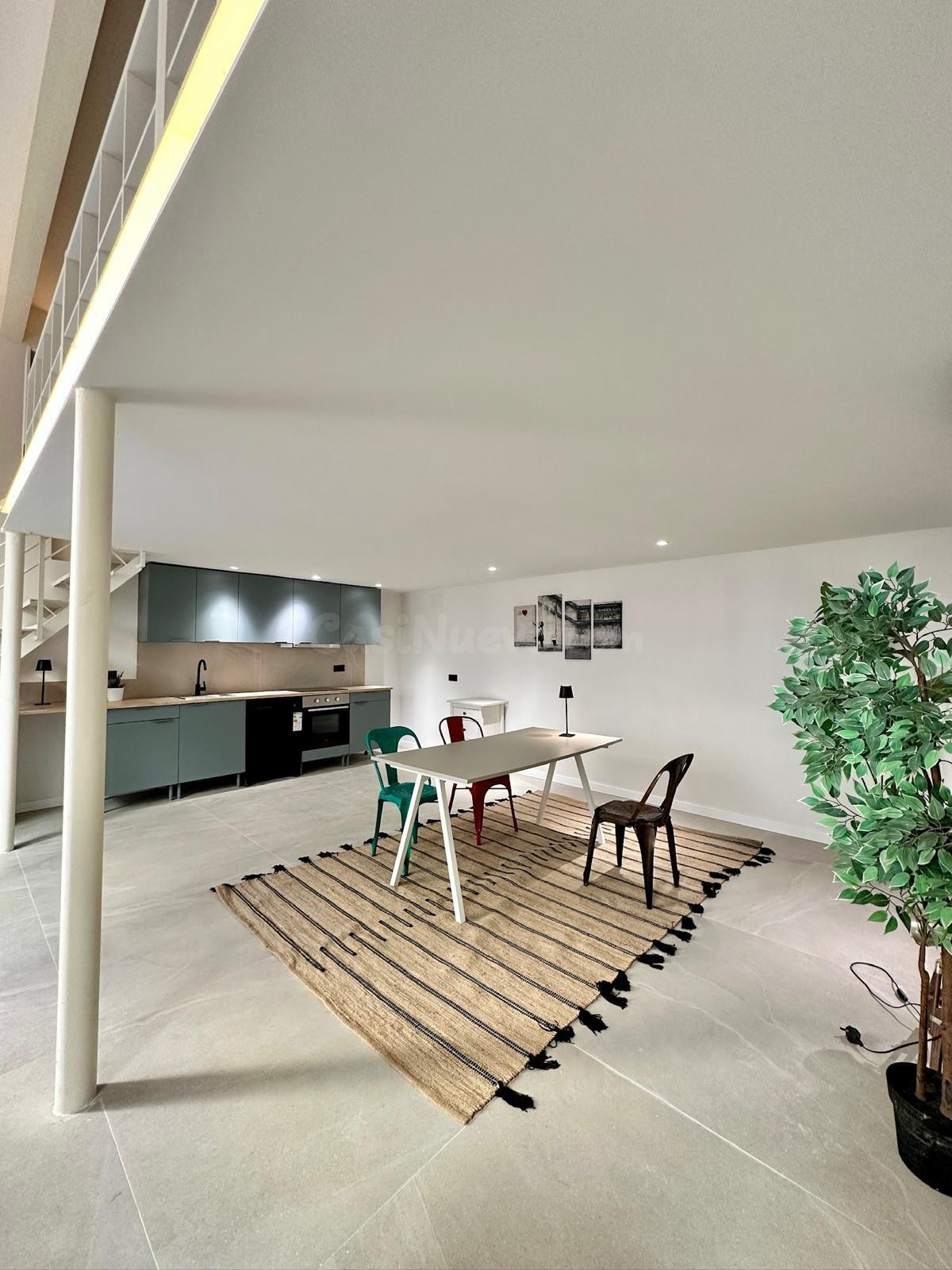 Loft dúplex reformado a 25 metros de la playa en Montgat