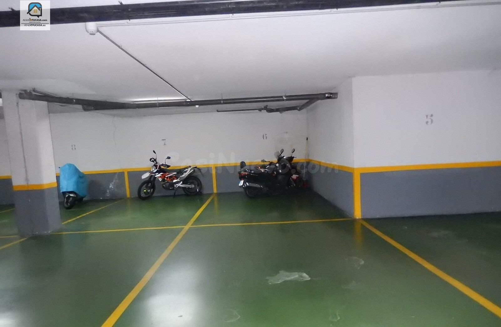 Plaza de Garaje para Dos Coches en Línea - Amplios Pasillos - foto 3