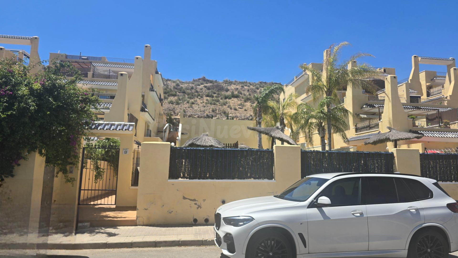VIVIENDA CON PISCINA Y PLAZA DE PARKING - foto 4
