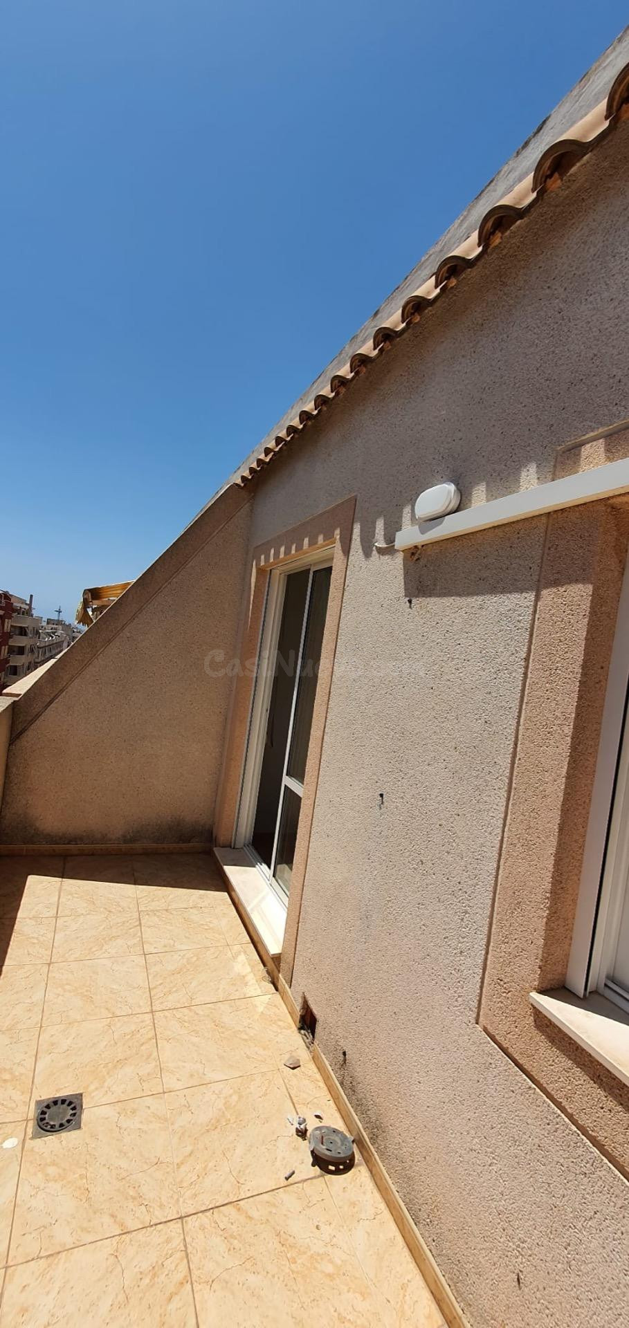 APARTAMENTO CÉNTRICO DE 2 DORMITORIOS CON PISCINA COMUNITARIA A 700 METROS DEL MAR - ZONA TORREVIEJA