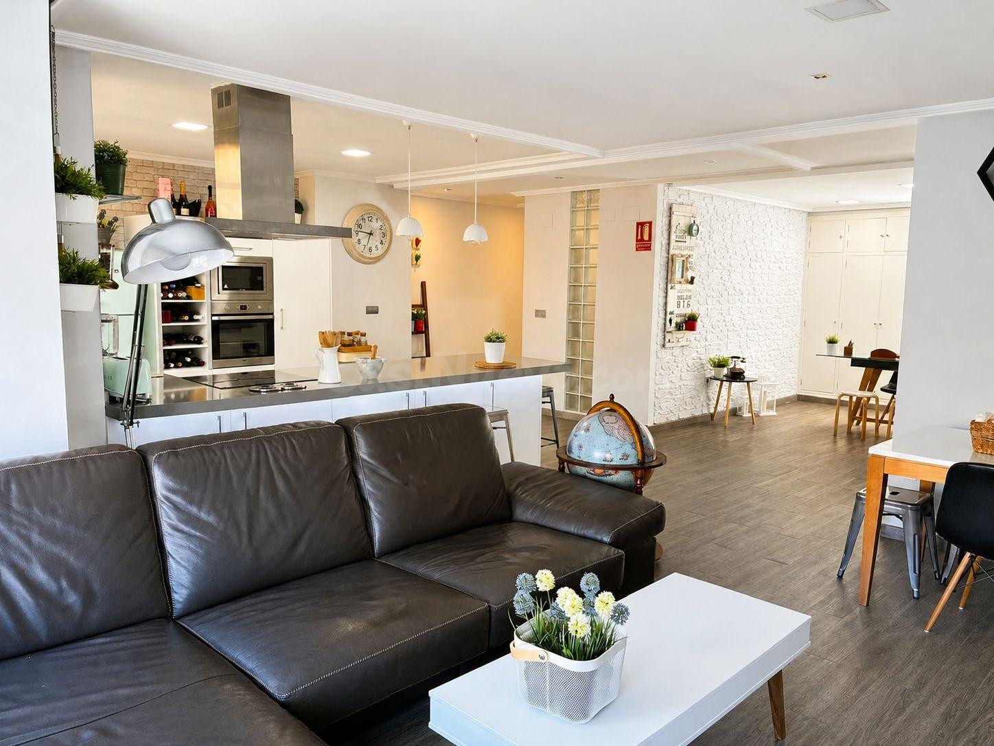 Amplio y Moderno Piso Reformado en Novelda - €199,000