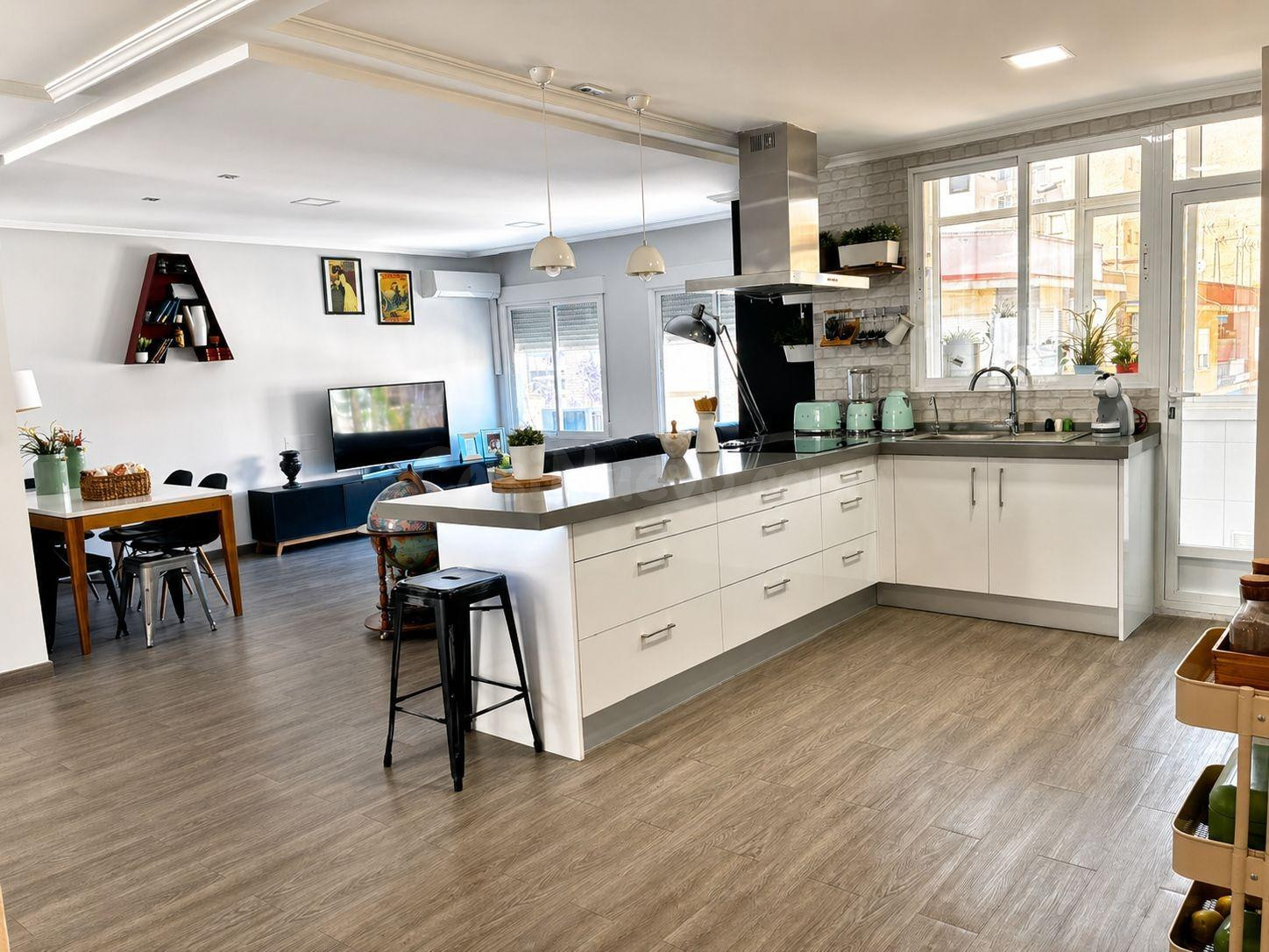 Amplio y Moderno Piso Reformado en Novelda - €199,000 - foto 3