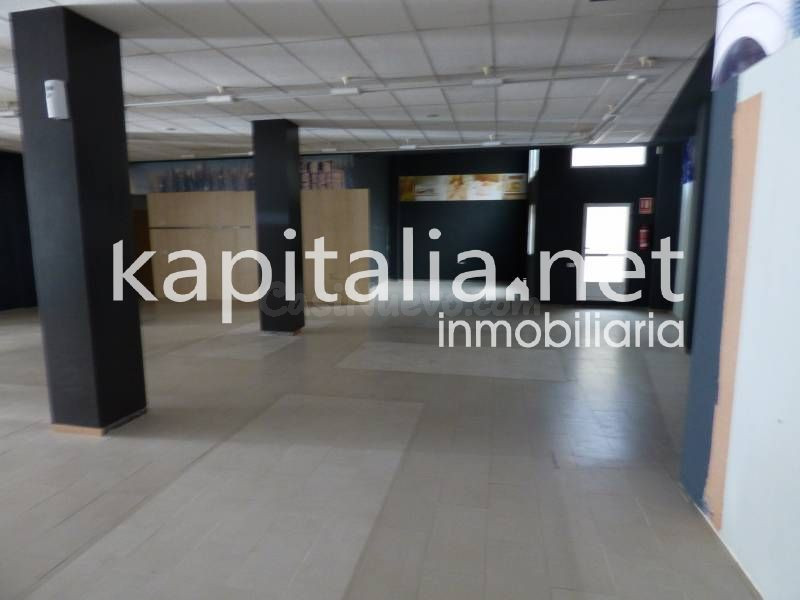 Local Comercial en Avenida Almaig con grandes posibilidades. - foto 3