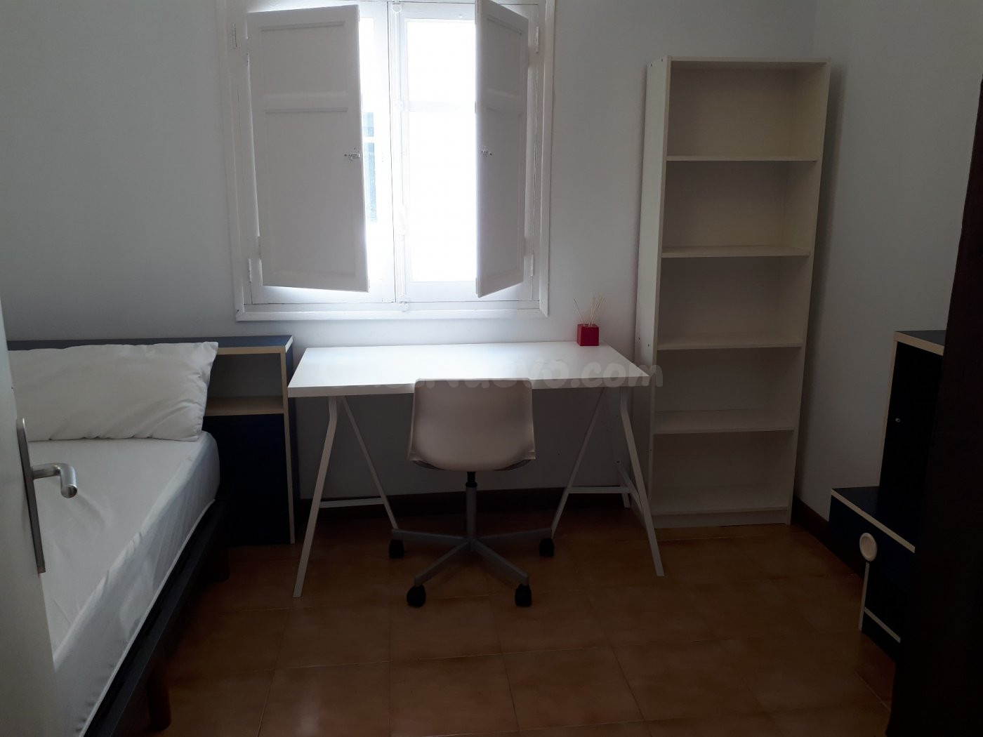 Estupendo piso en alquiler para estudiantes! A ESCASOS METRO - foto 2