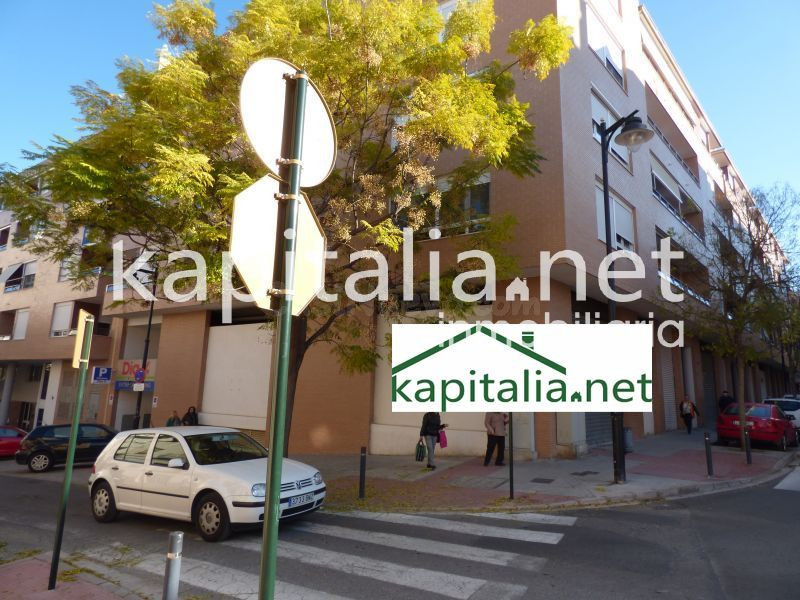 Local comercial chaflan en alquiler en zona san Jose de Onti
