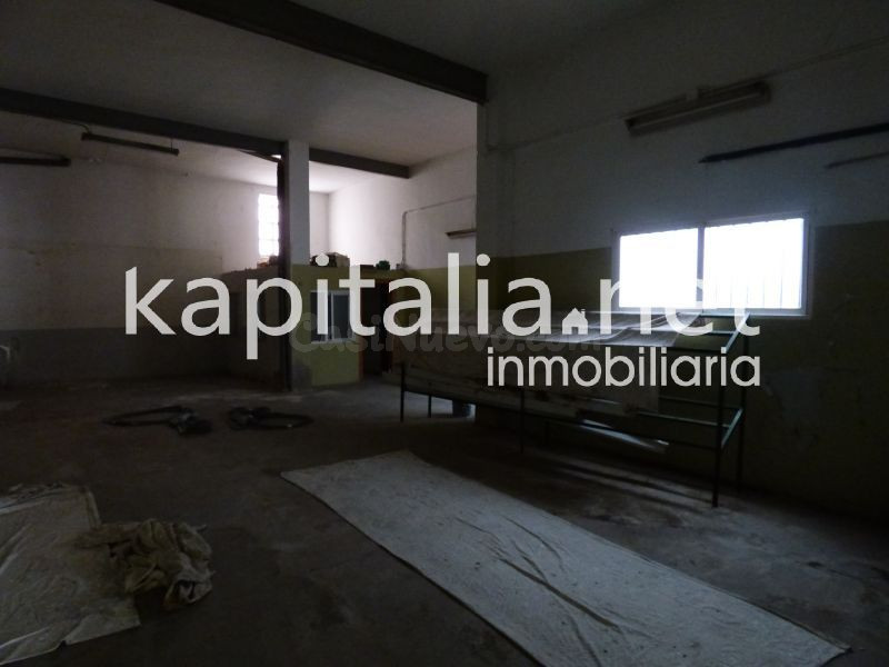 Local en venta en Avd Daniel Gil de Ontinyent. - foto 3