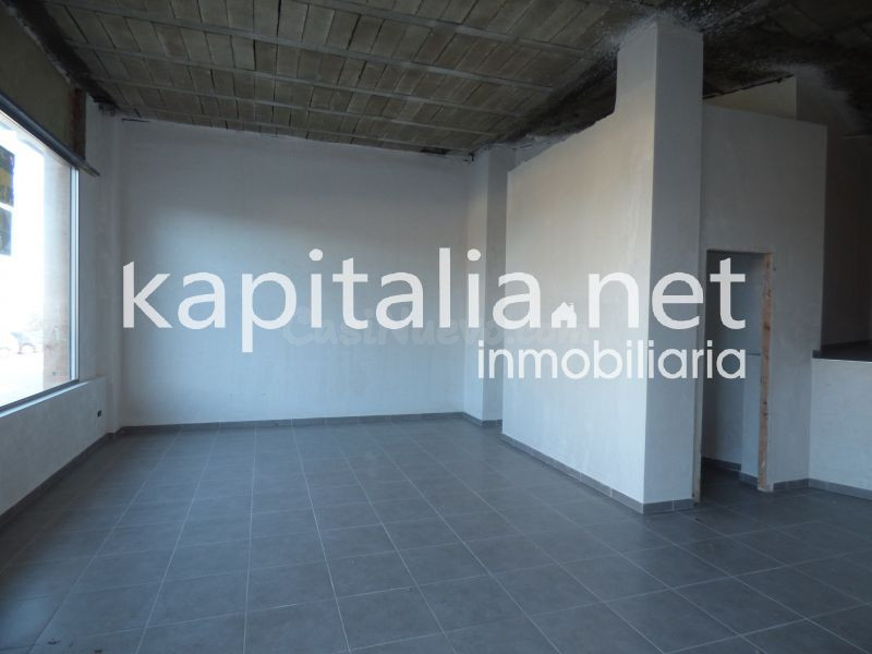 Local en alquiler y venta en el barrio de san Jose - foto 4