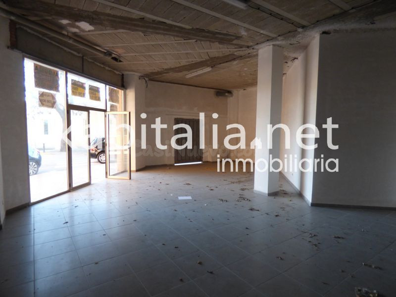 Local chaflan a estrenar en venta y alquiler en el barrio de - foto 3