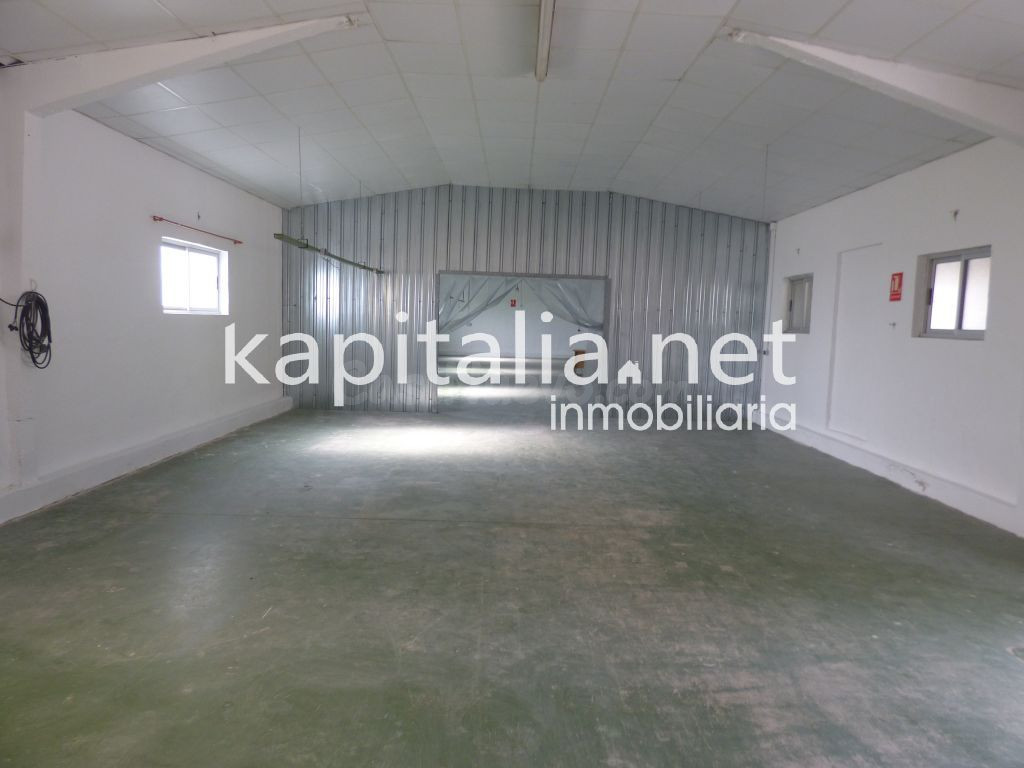Conjunto de naves en venta en ontinyent. - foto 4