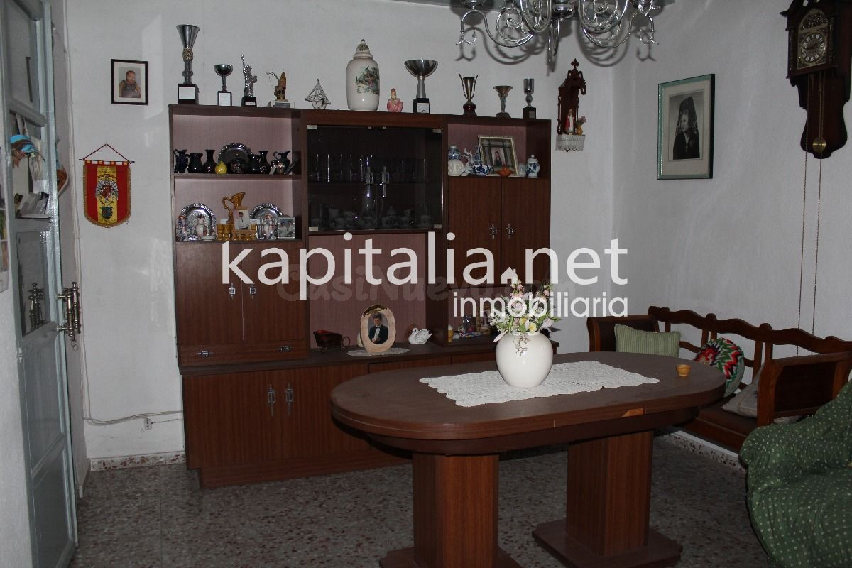 Casa de 500m2 a la venta en Bocairent - foto 3