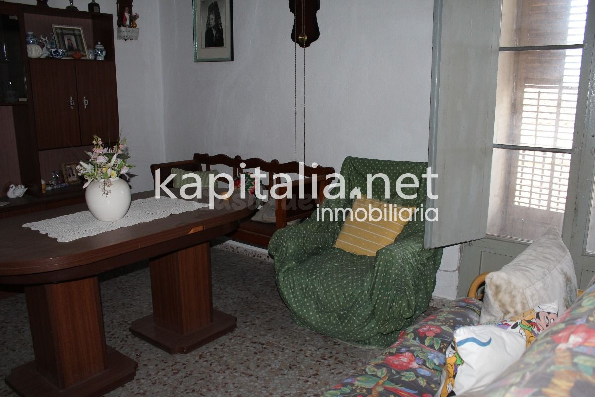 Casa de 500m2 a la venta en Bocairent - foto 4