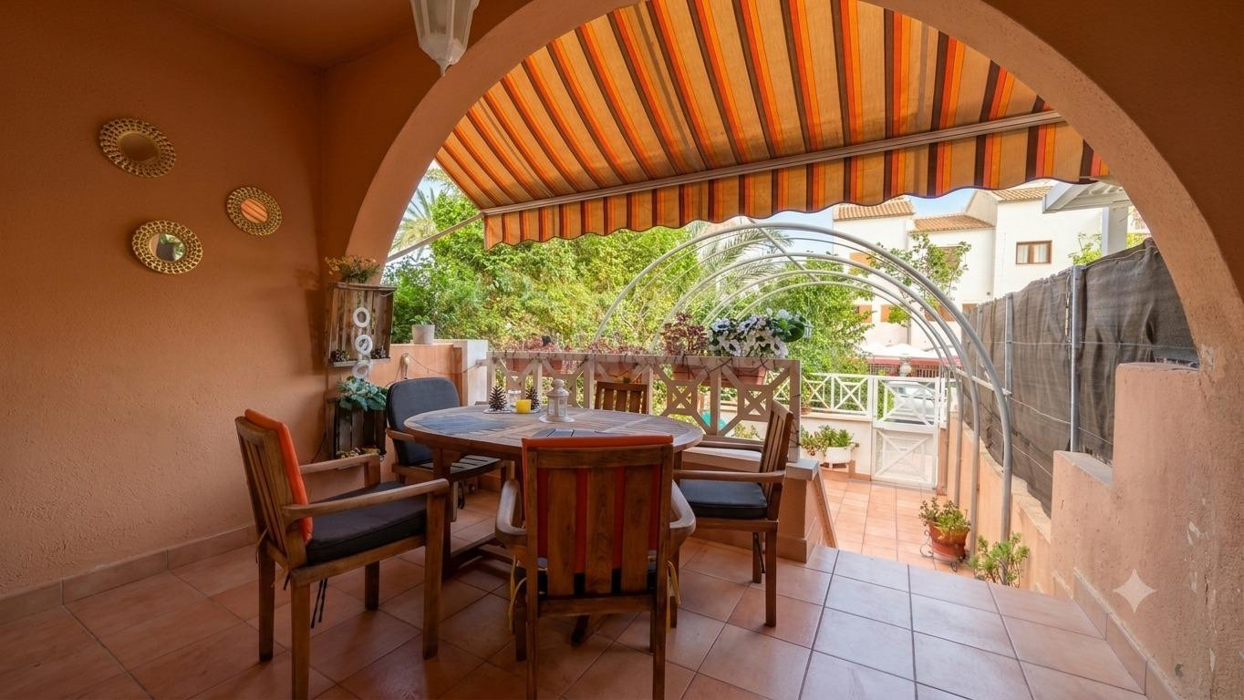 ¡BUNGALOW EN SANTA POLA DEL ESTE, JUNTO AL MAR!