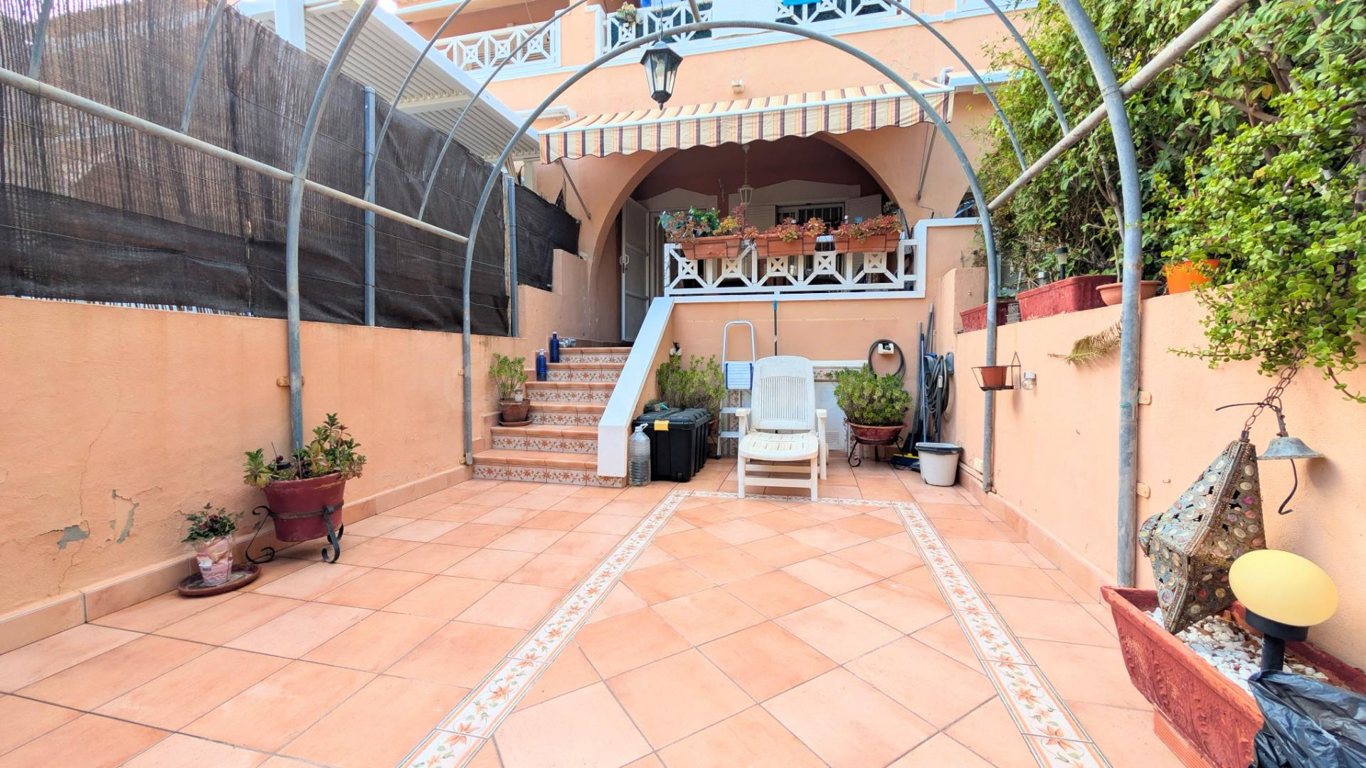 ¡BUNGALOW EN SANTA POLA DEL ESTE, JUNTO AL MAR! - foto 2