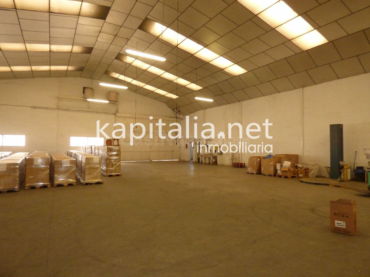 Nave en venta en el polígono industrial de Olleria. - foto 2