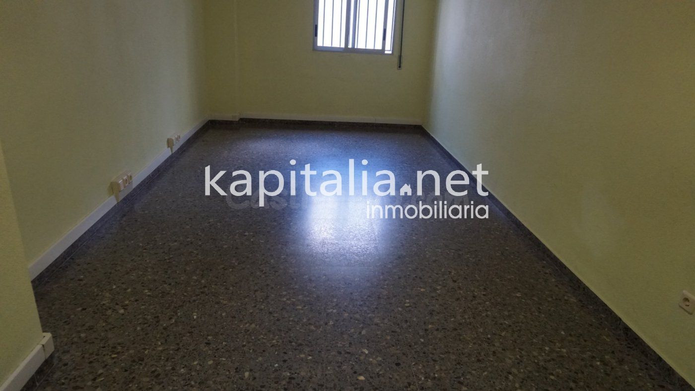 Alquiler de entresuelo comercial en Ontinyent (Valencia) zon - foto 3