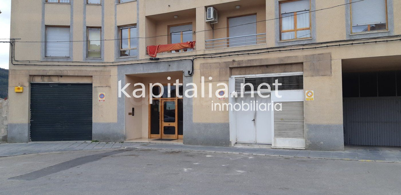 Magnifico local comercial en venta y/o alquiler en Bocairent - foto 4