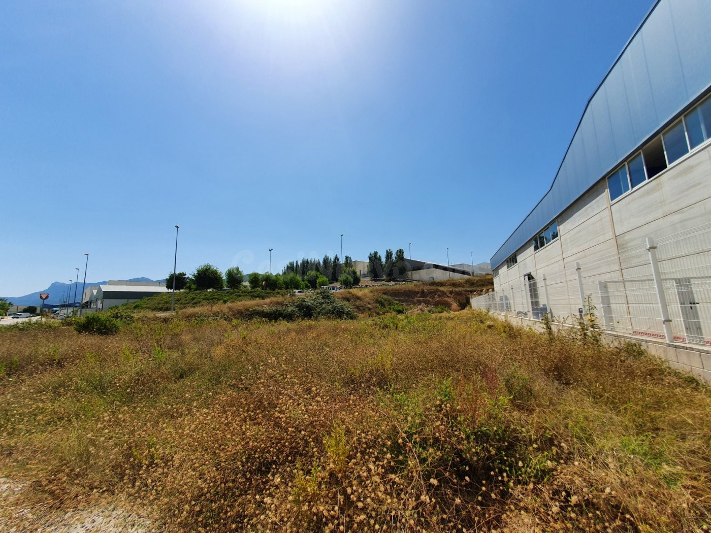 Solar industrial Chaflan a la venta en Atzeneta de Albaida. - foto 3