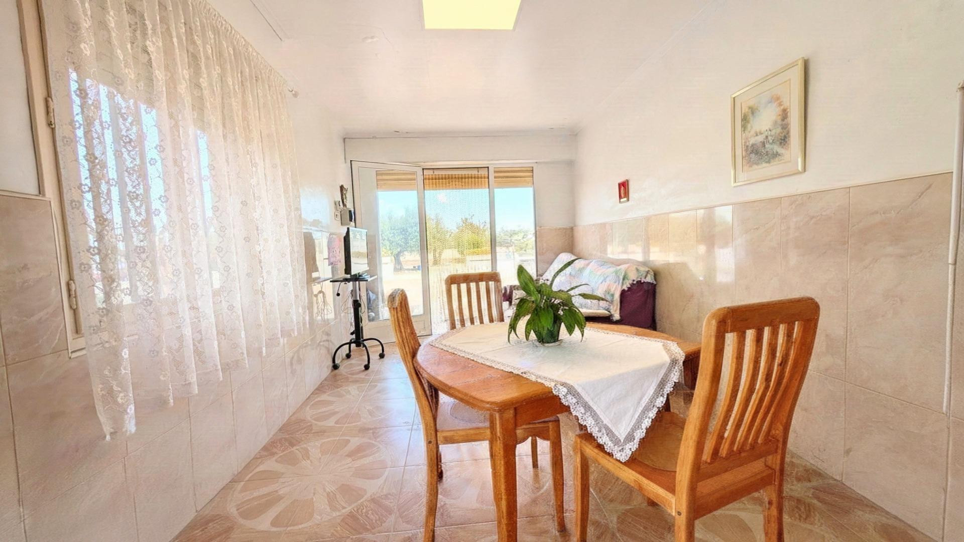 ¡EXCELENTE UBICACIÓN, PISCINA, BARBACOA, PORCHE DE 40m2 Y PA - foto 4