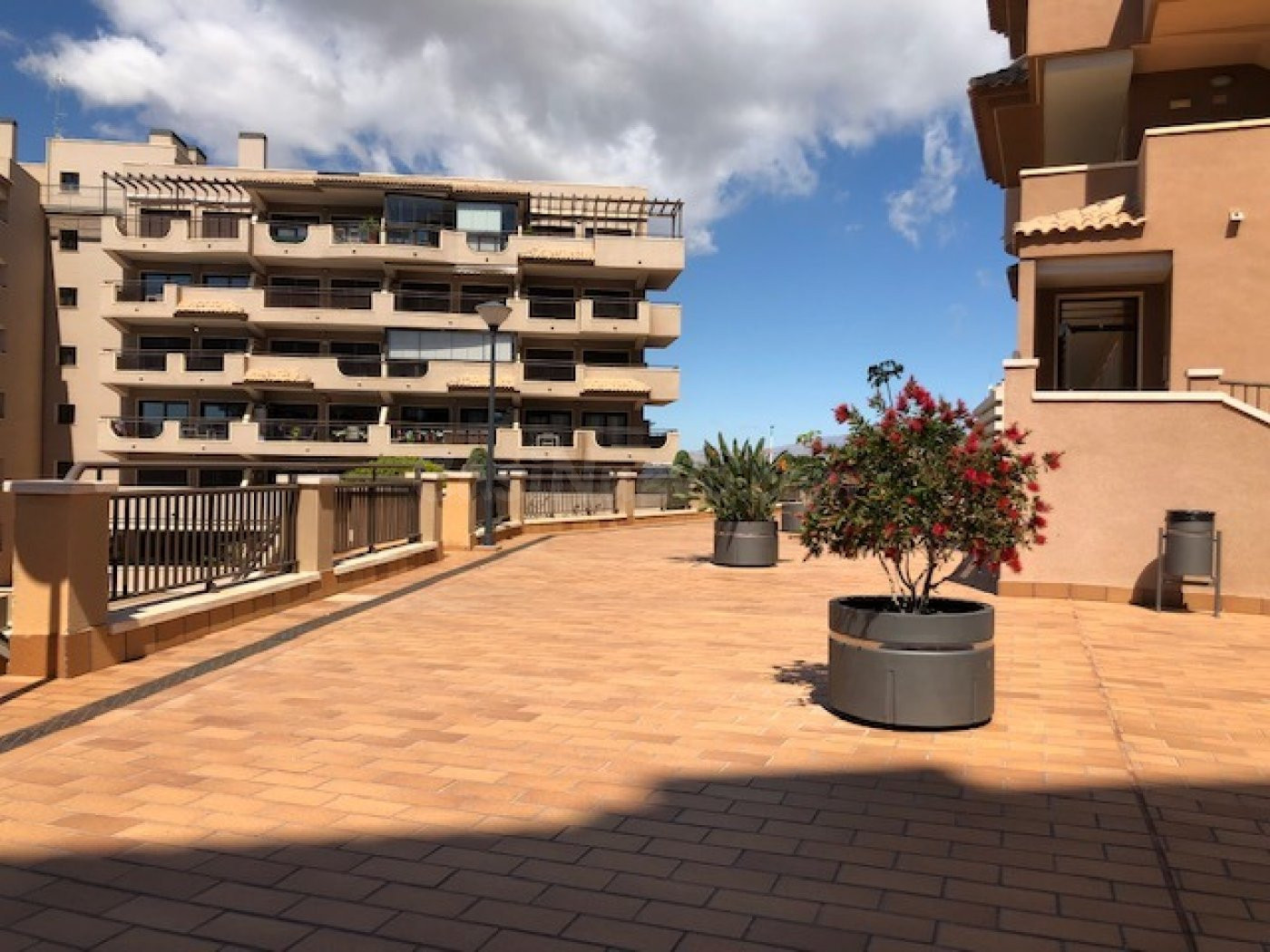 APARTAMENTO EN BALCON DE ARENALES CON 25 m2 de terraza - foto 5