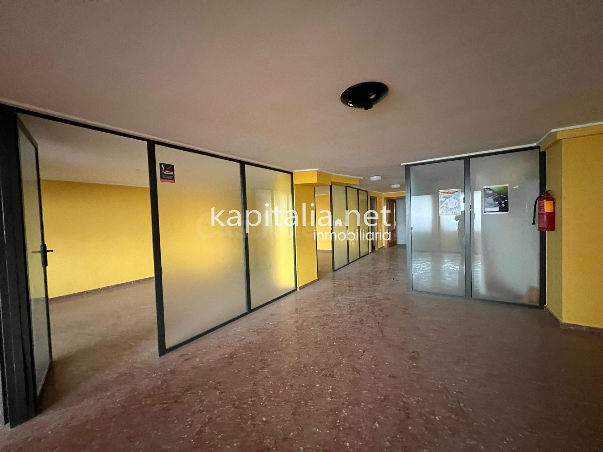 Entresuelo comercial alquiler en zona San Jose - foto 4