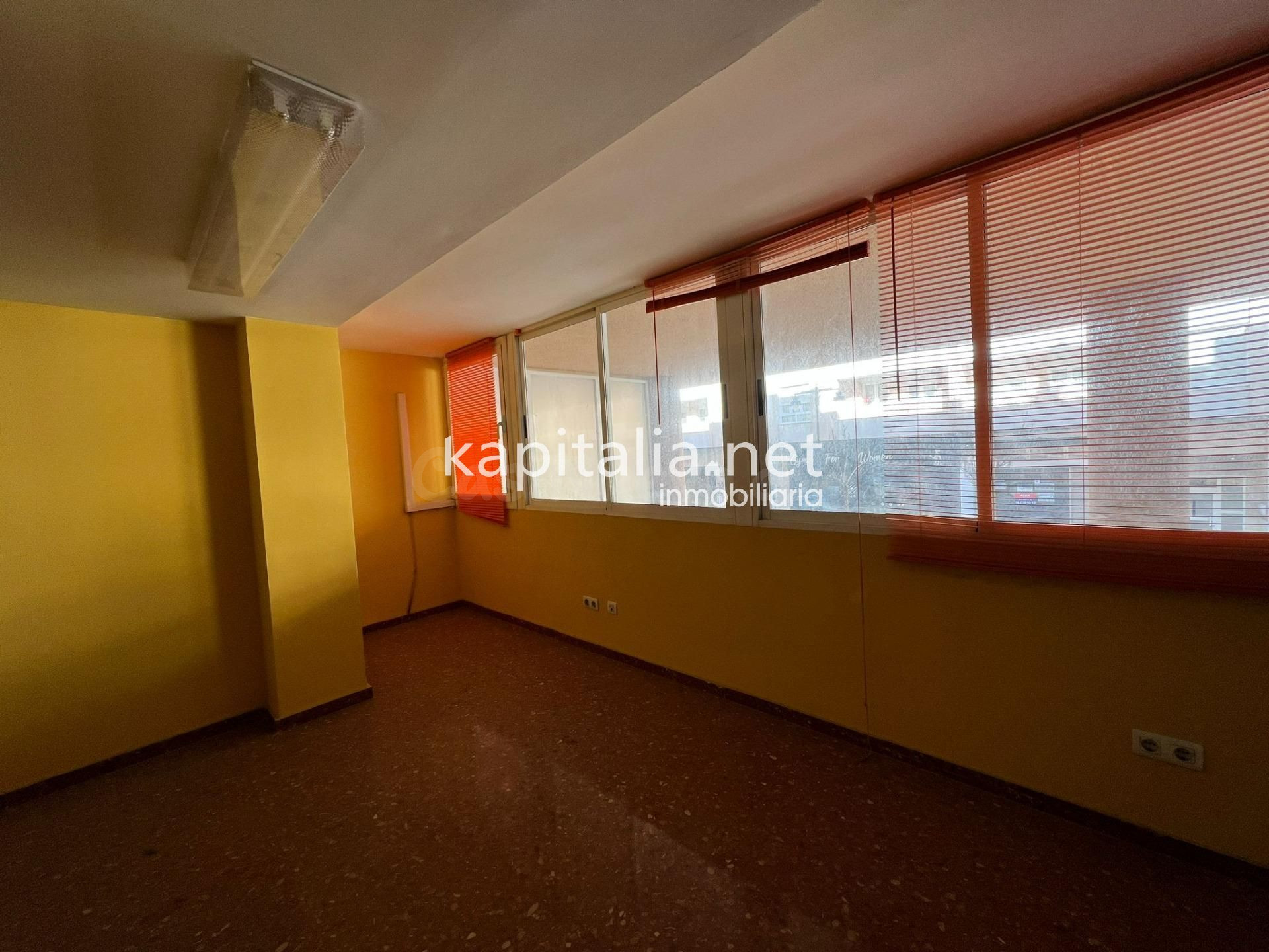 Entresuelo comercial alquiler en zona San Jose - foto 5