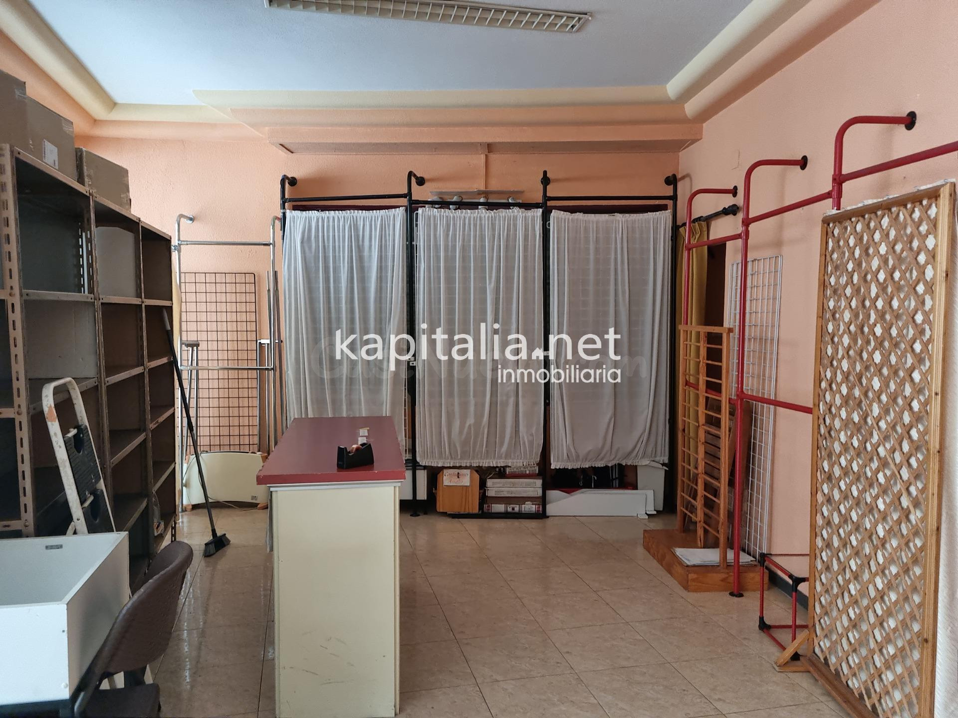 Local chaflan  a la venta en Ontinyent - foto 3