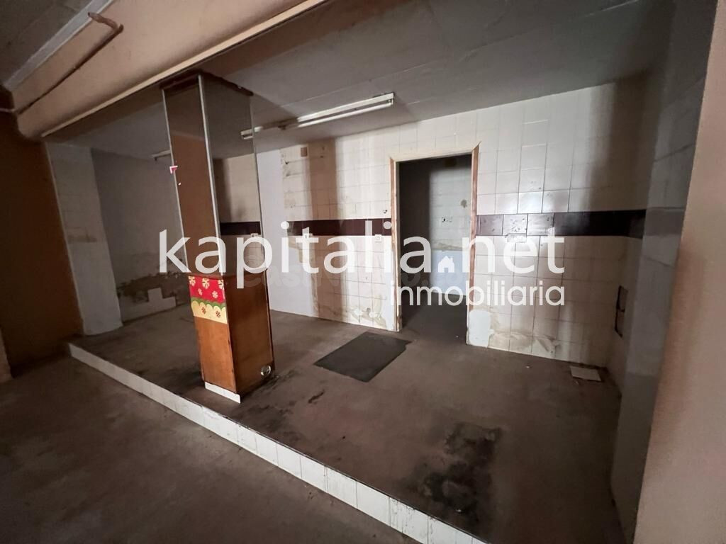 PISO Y BAJO COMECIAL CENTRICO A LA VENTA EN LA LLOSA DE RANE - foto 3