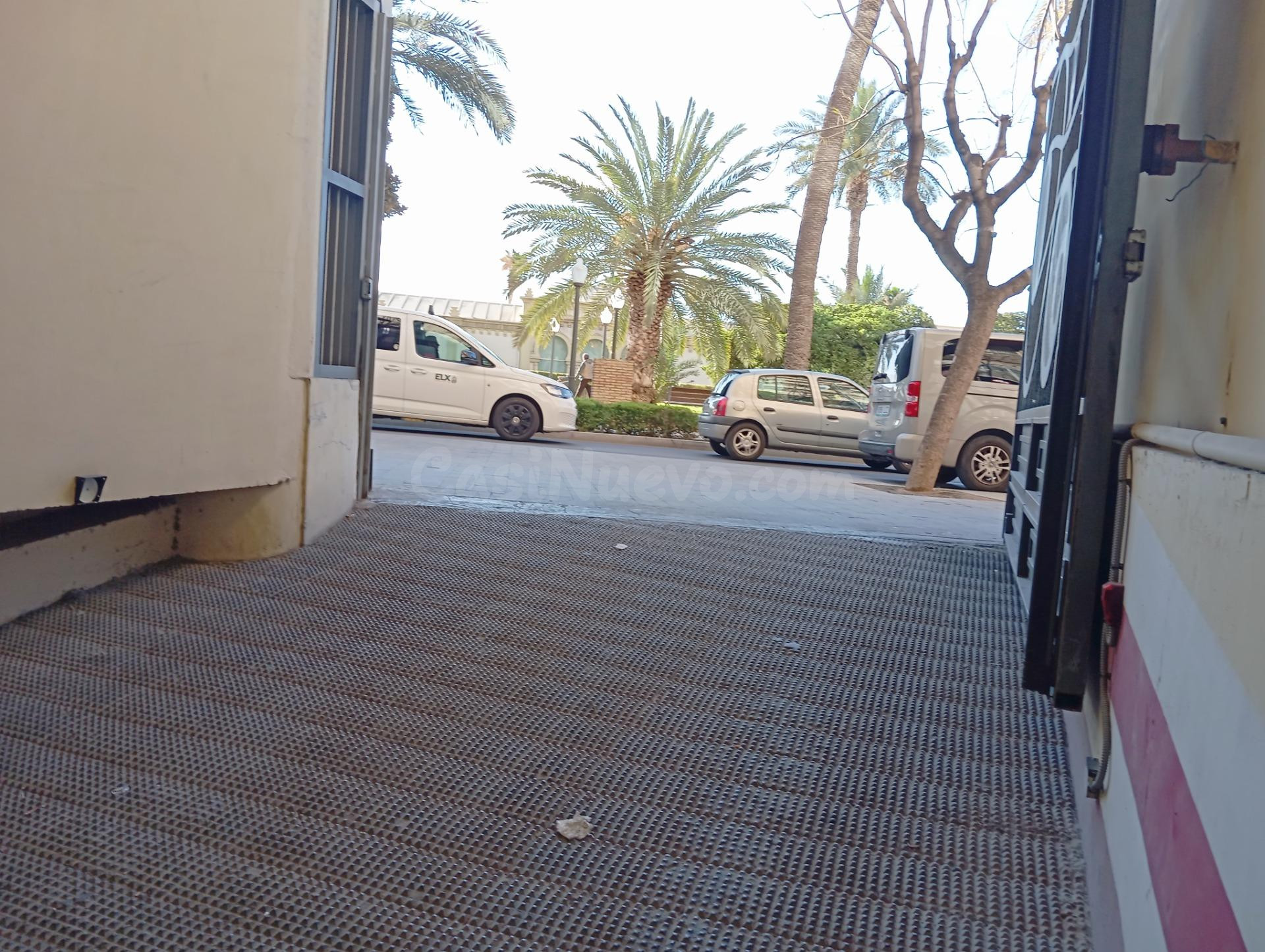 SE VENDE PLAZA DE GARAJE CON EXCELENTE UBICACIÓN PARA COCHE  - foto 2