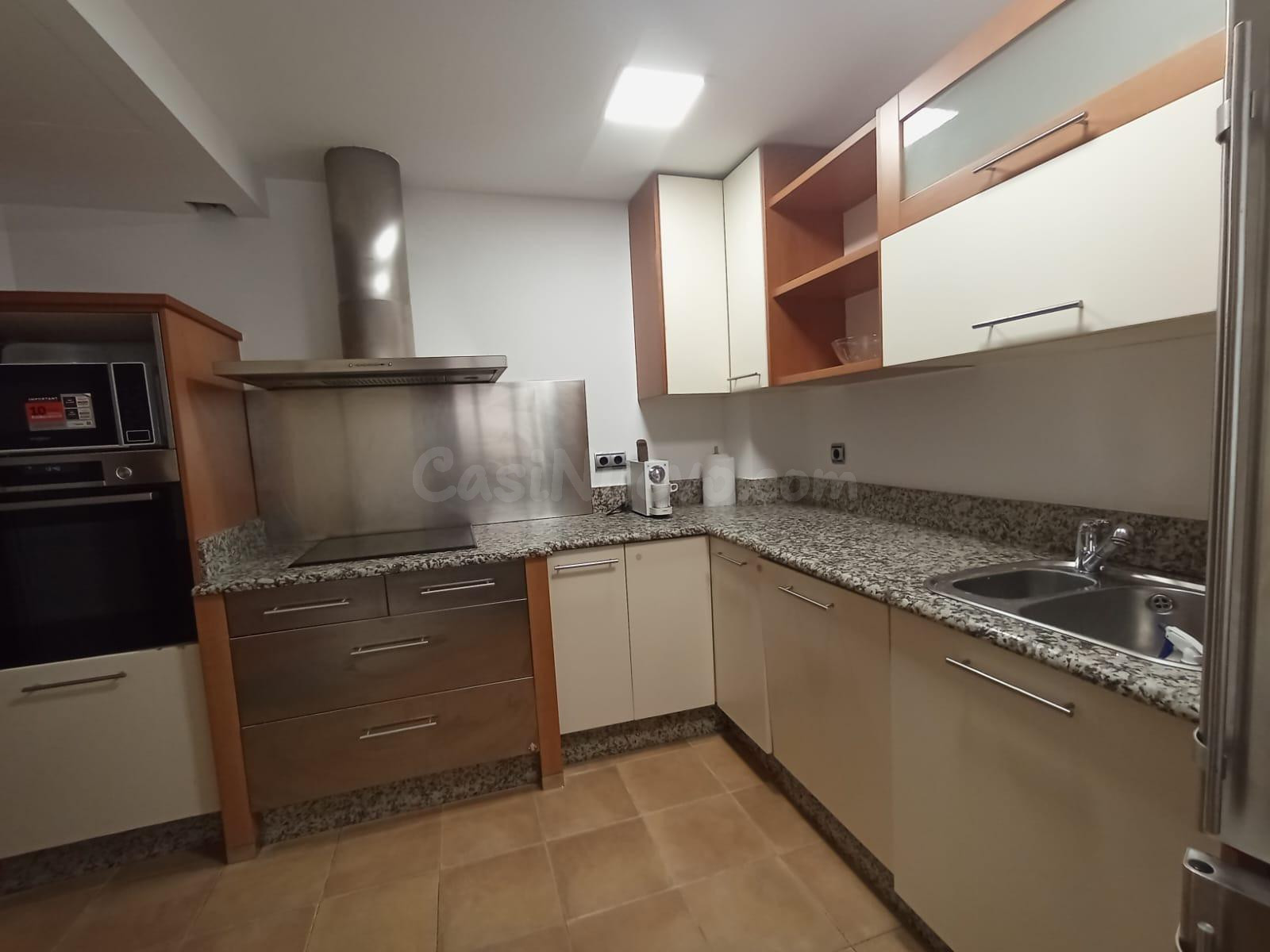 Piso Amueblado en Alquiler: Centro de Alicante, Ideal para V - foto 3