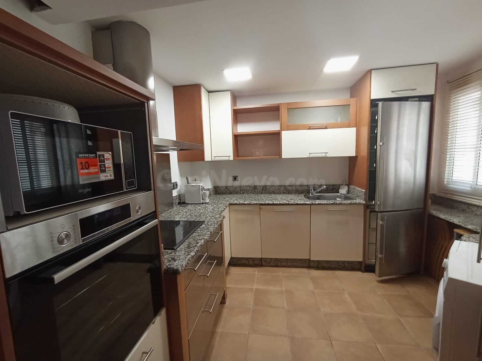 Piso Amueblado en Alquiler: Centro de Alicante, Ideal para V - foto 4