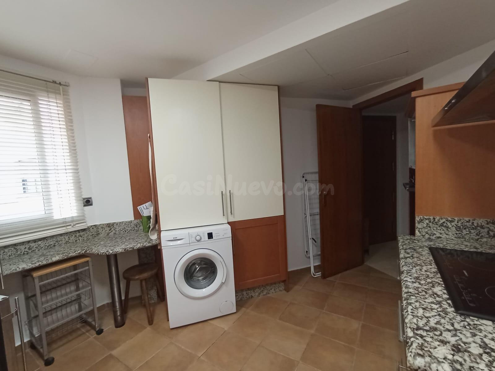 Piso Amueblado en Alquiler: Centro de Alicante, Ideal para V - foto 5